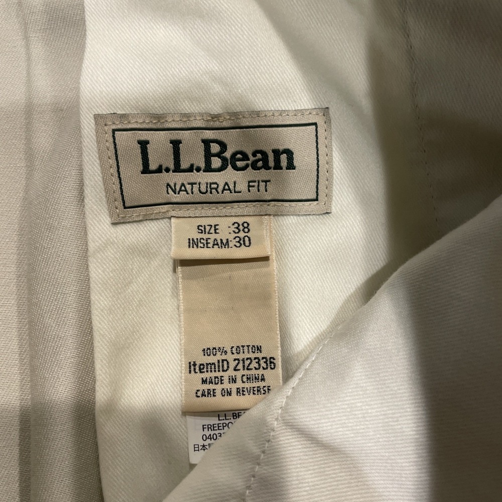 LL Bean Pleated Pant Chino Natural Fit Men 38/30 ID212336 Beige Khakis NWT - Picture 4 of 4